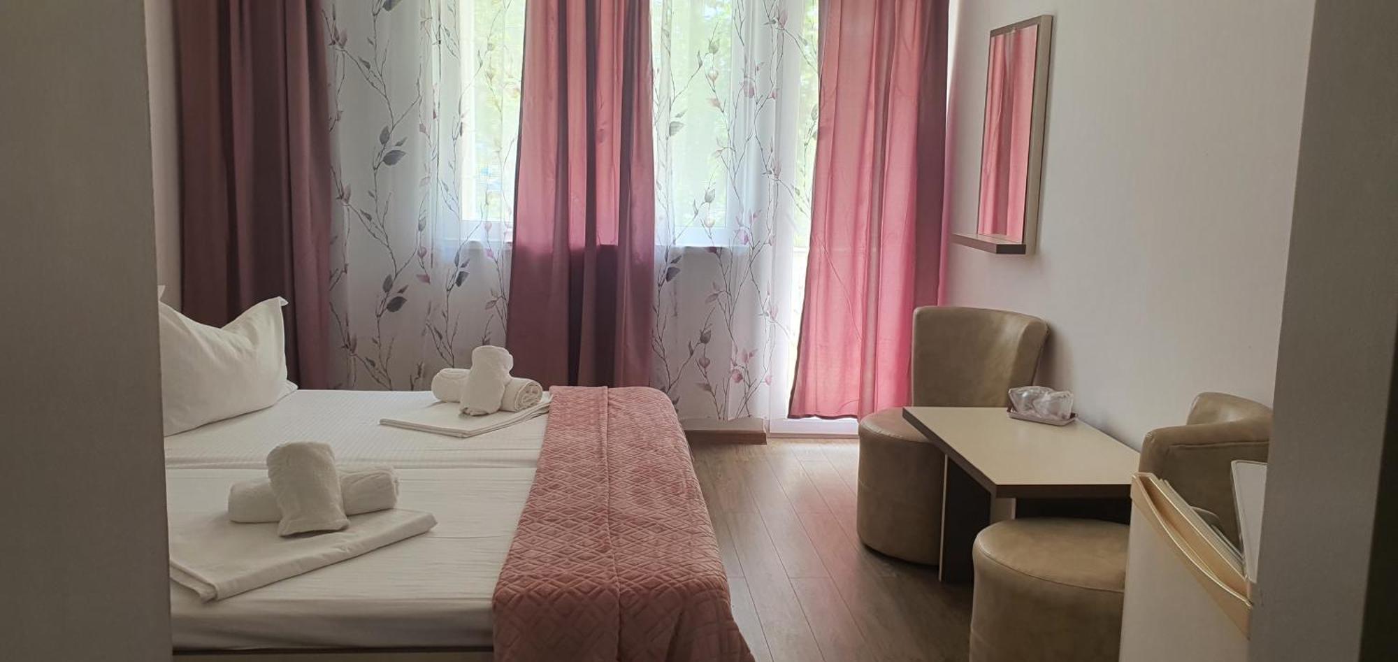 Hotel Pescarus Mamaia Buitenkant foto