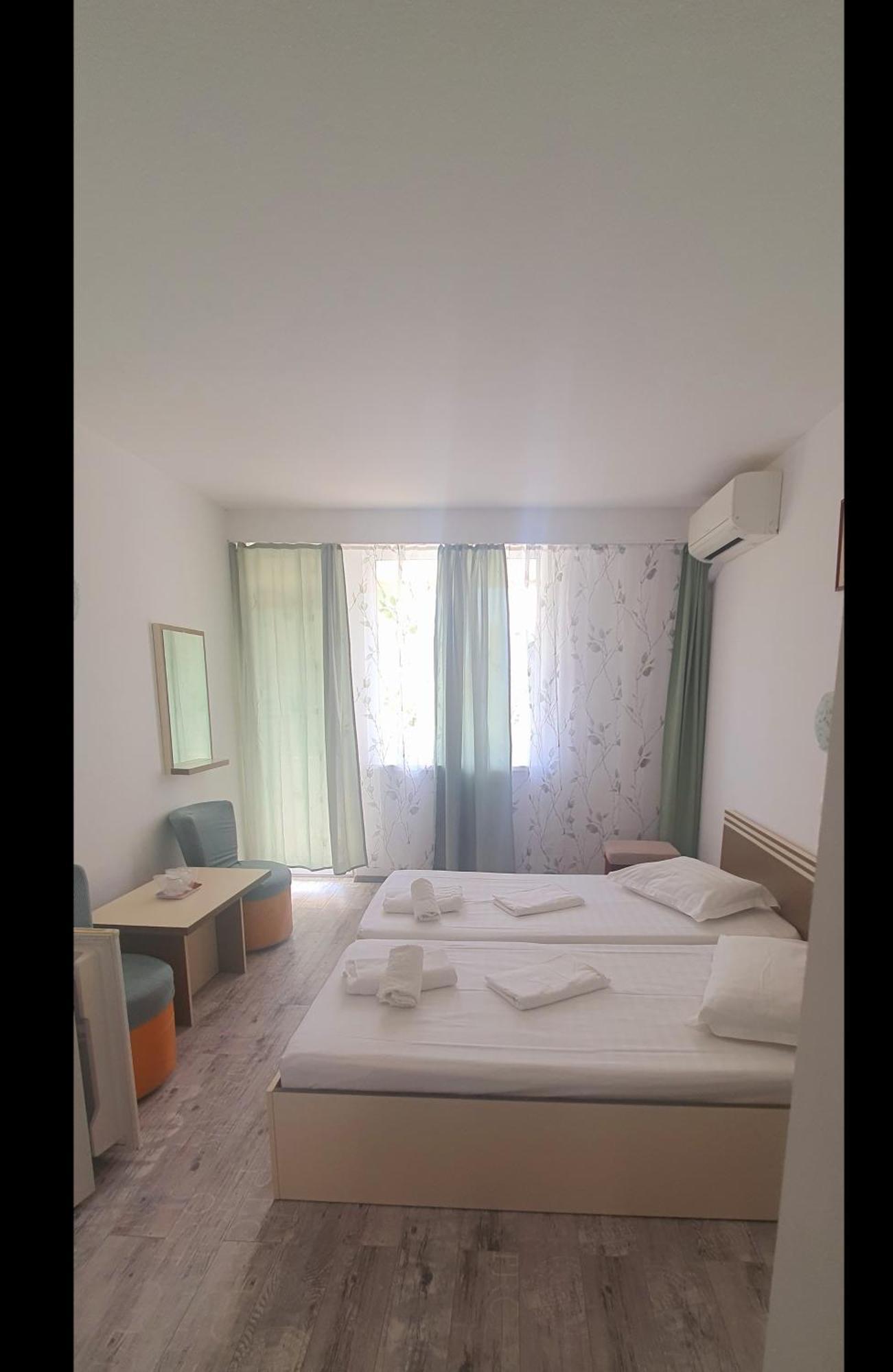 Hotel Pescarus Mamaia Buitenkant foto