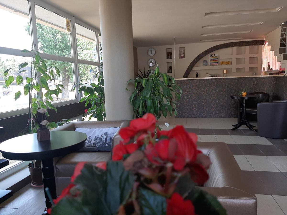 Hotel Pescarus Mamaia Buitenkant foto